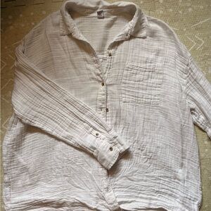 Old Navy White Button-Up Shirt